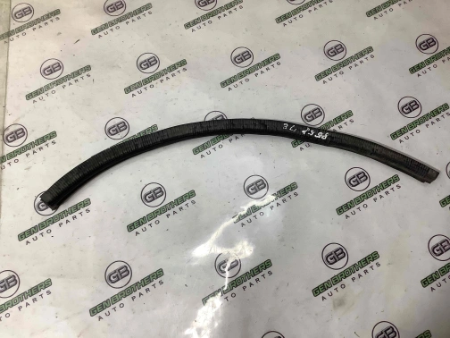 Уплотнитель стекла/двери 8998-344 Jeep Cherokee KL 18-23  68143139AC 