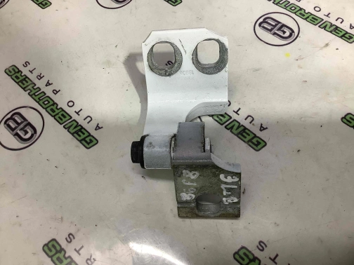 Петля дверей, замка дверей 8998-361 Jeep Cherokee KL 18-23  68140735AB 