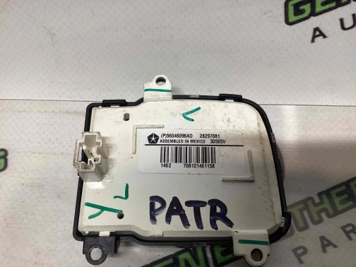 Кнопки мультируля 9065-067 Jeep Patriot  56046096AD 