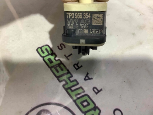 Датчик удара (Airbag) боковой 9251-059 Porsche Cayenne 958  7P0959354 