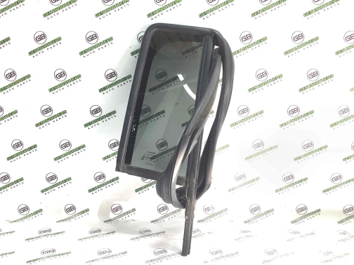 Стекло форточки дверей 9660-064 Jeep Patriot  5067772AD 
